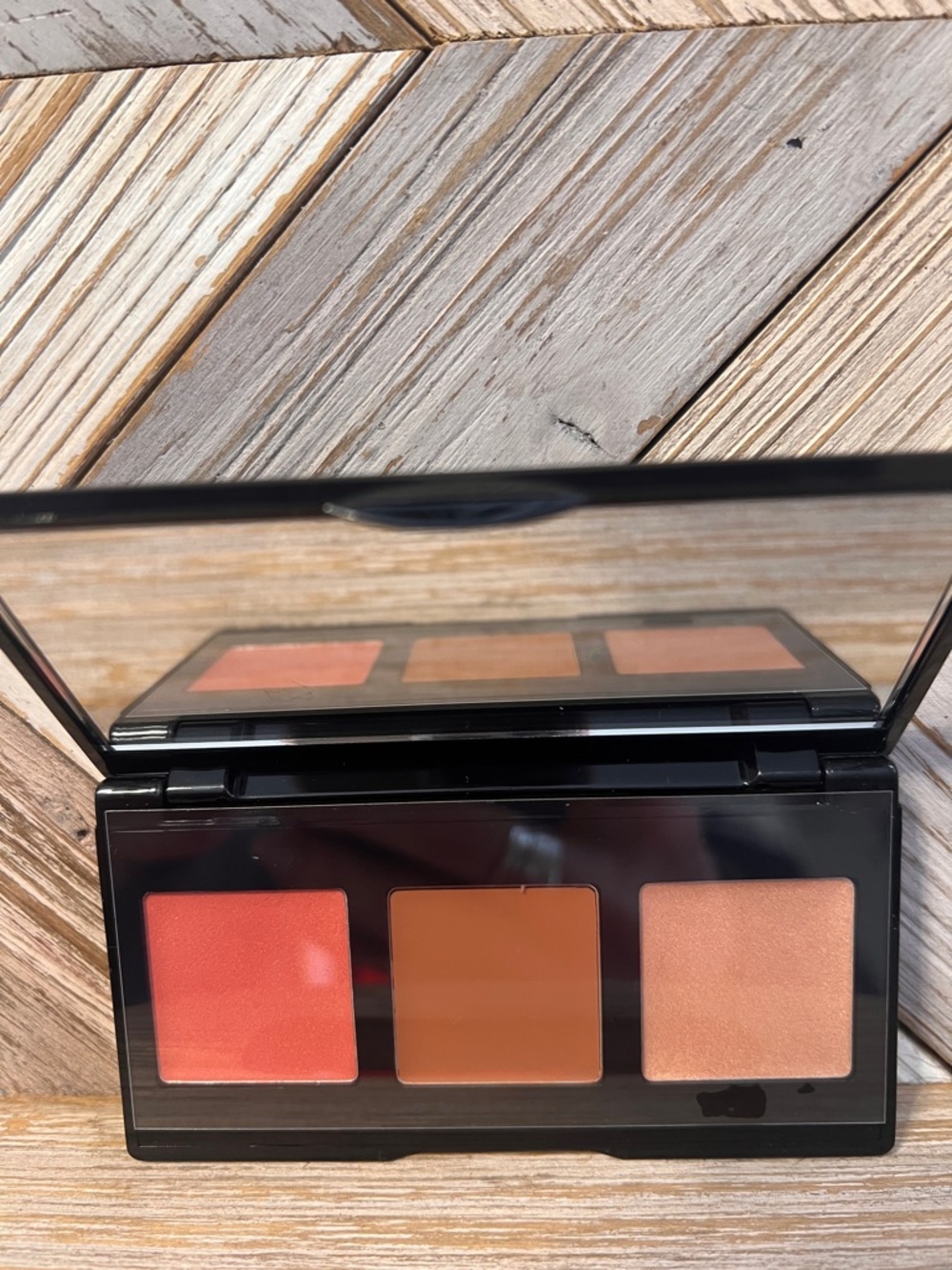 Laura Geller Shades of Nude Eye Lip Cheek trio - NEW
